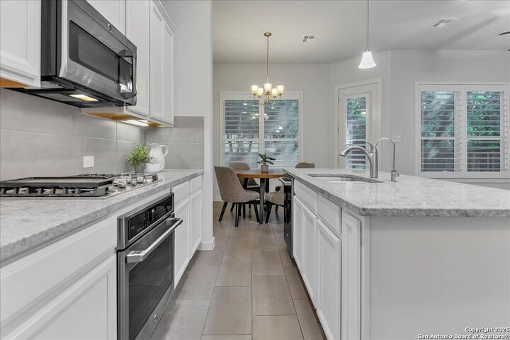 Property Photo: 7914 #16 Roanoke Run TX 78240