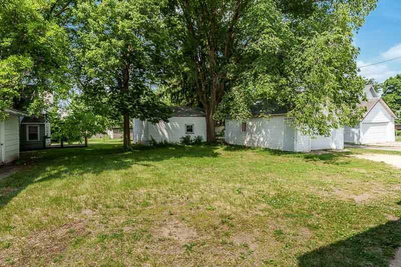 Property Photo: 619 Middle Street WI 53511