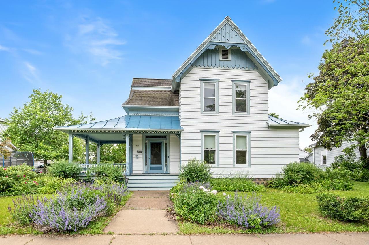 Property Photo: 204 E Huron Street WI 54923