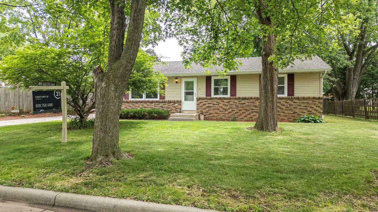 Property Photo: 2109 South Marion Avenue WI 53546