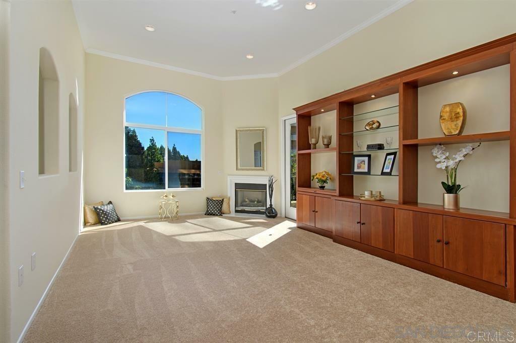 Property Photo:  9245 Regents Rd M408  CA 92037 