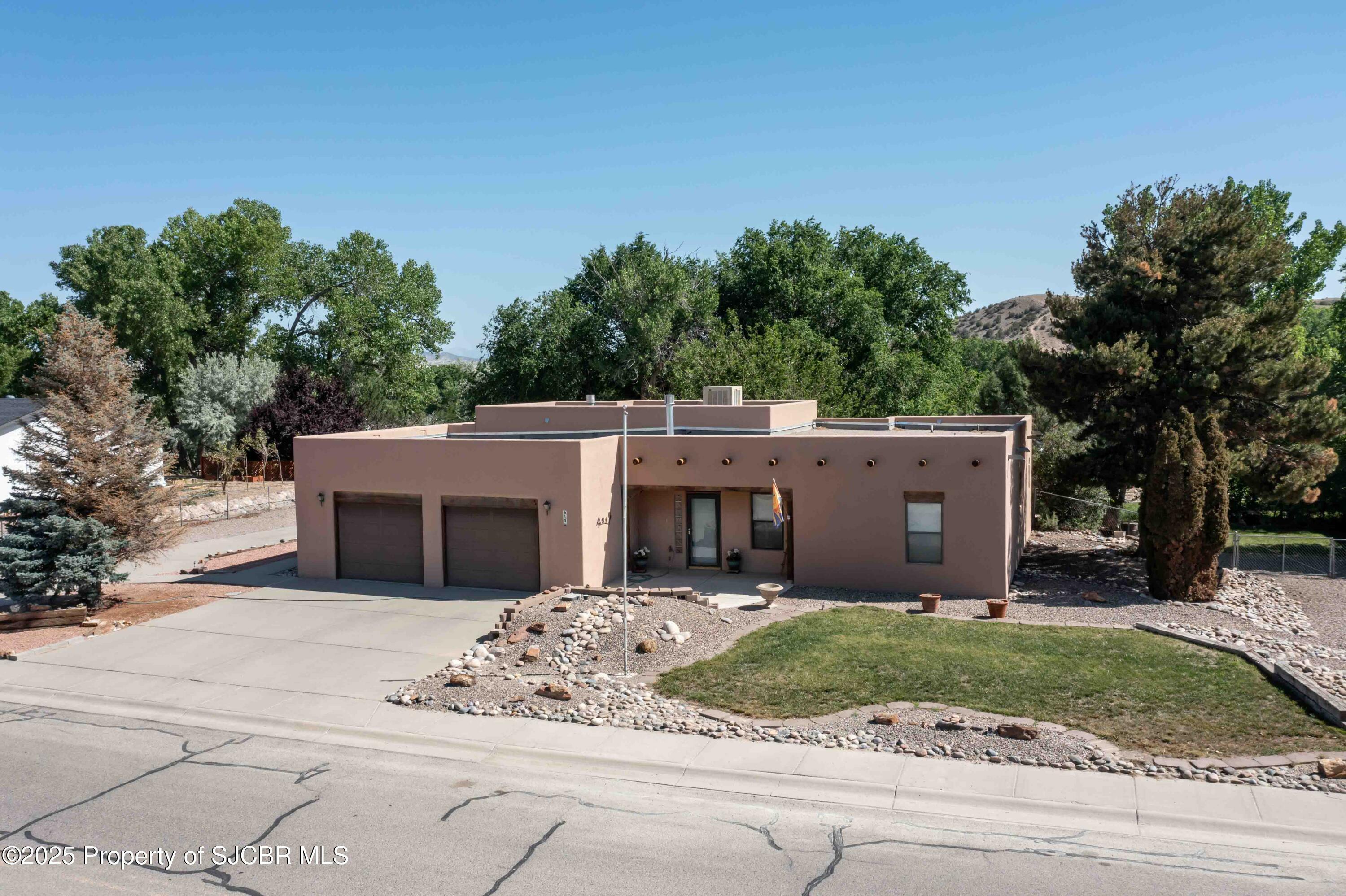 Property Photo: 615 French Drive NM 87410