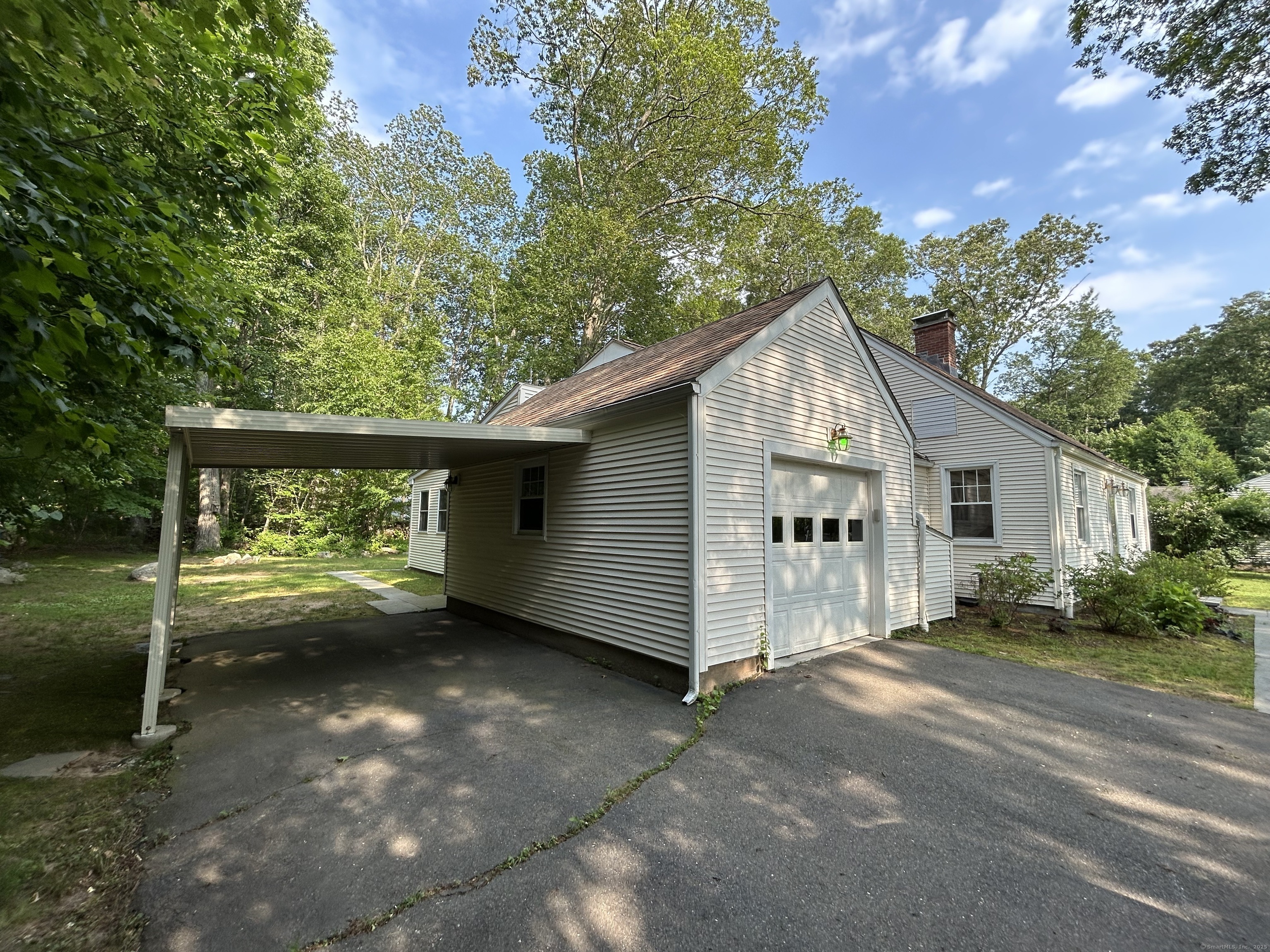 Property Photo: 430 Huckleberry Hill Road CT 06001