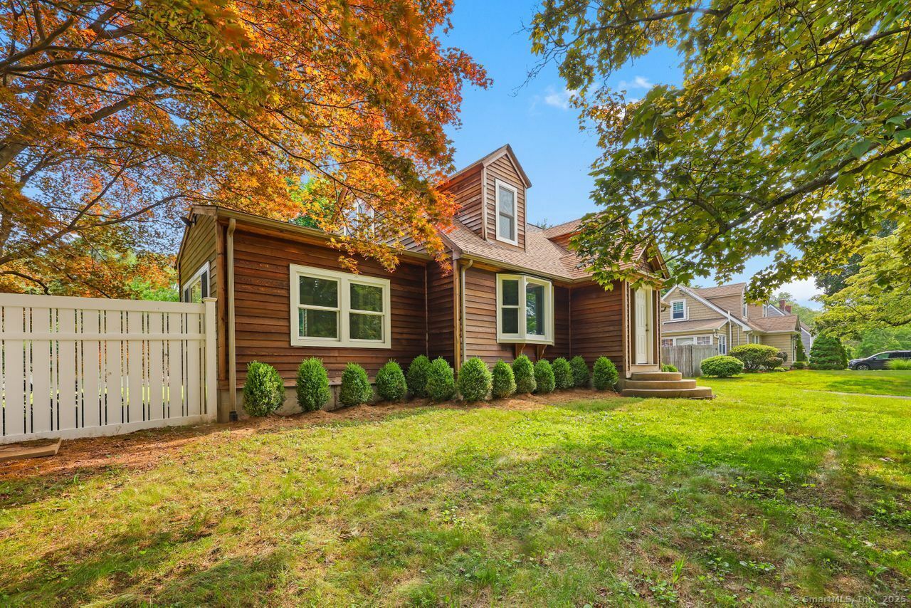 Property Photo: 2851 Old Town Road CT 06606