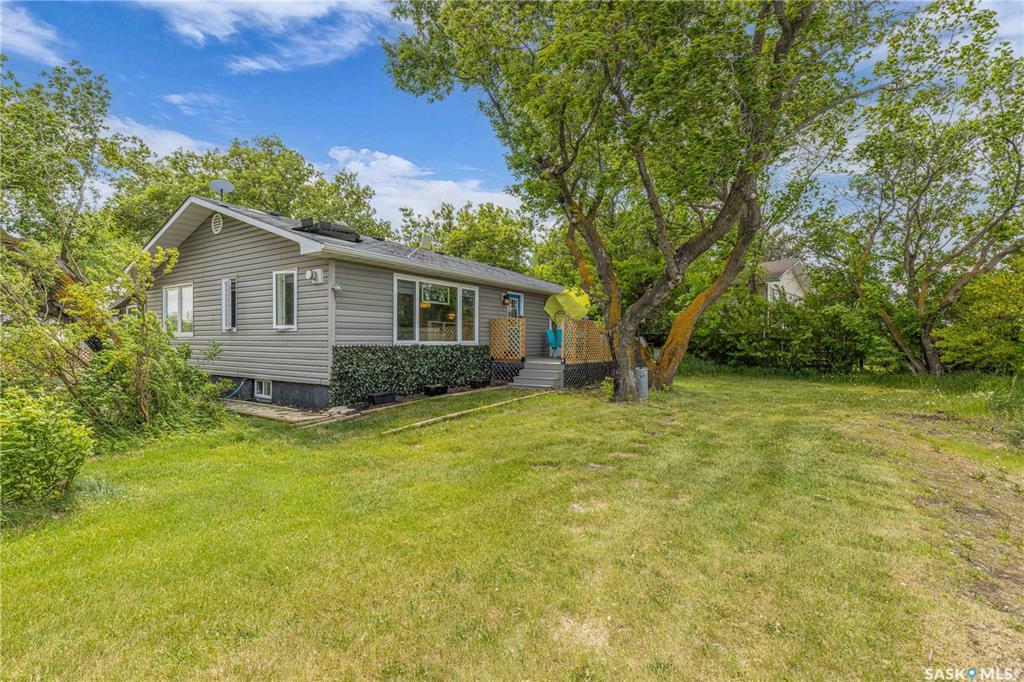 Property Photo: 13 3rd Avenue E SK S0M 1X0