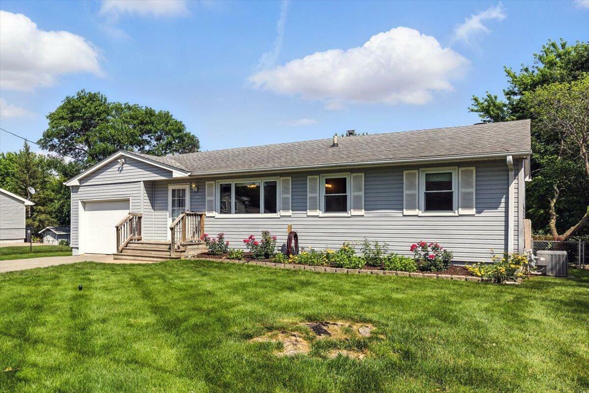 Property Photo:  209 Wendover Drive  IA 51503 