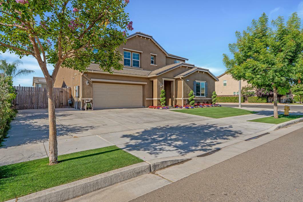 Property Photo: 6255 W Elowin Avenue CA 93291