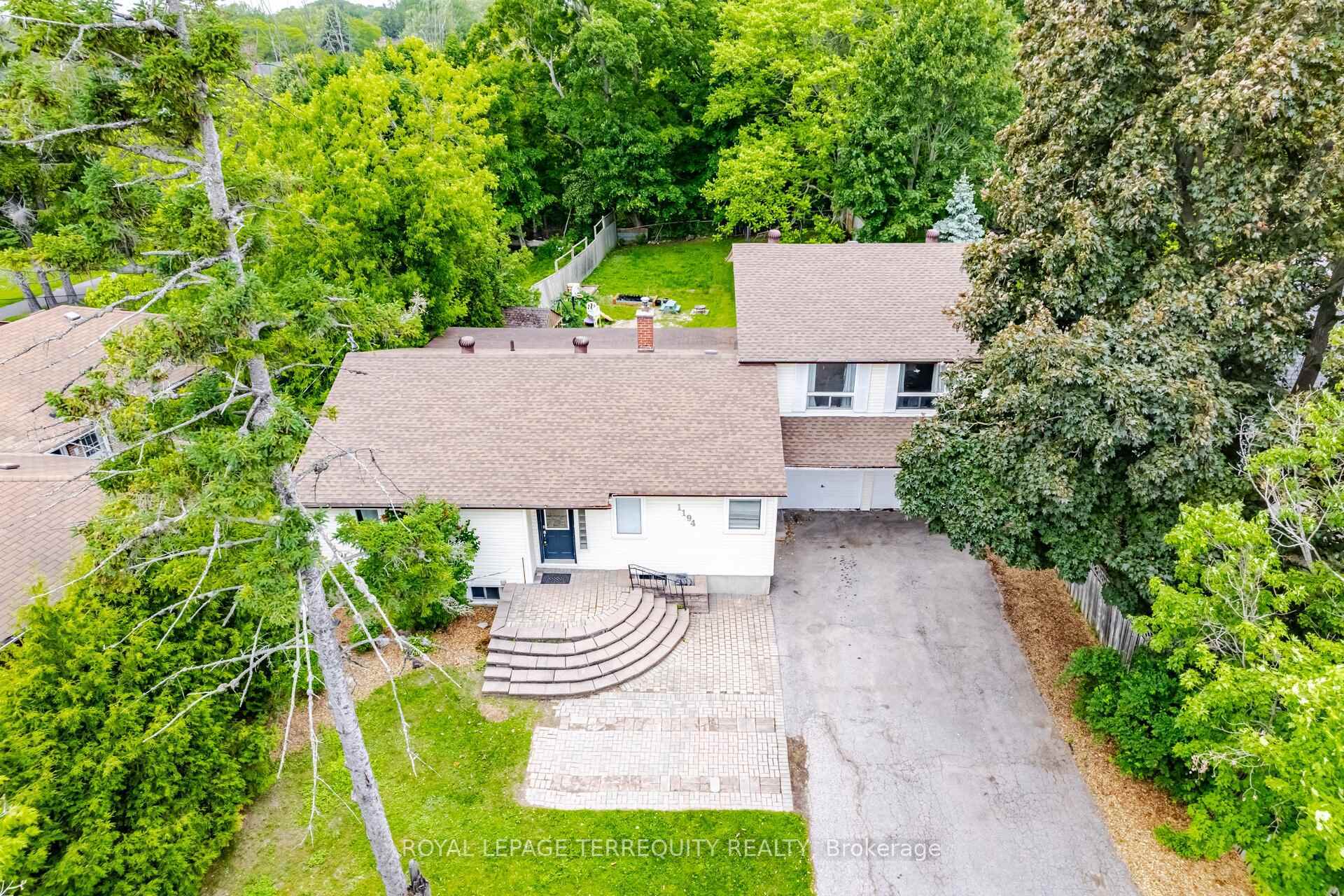 Property Photo: 1194 King Street E ON L1H 1H9