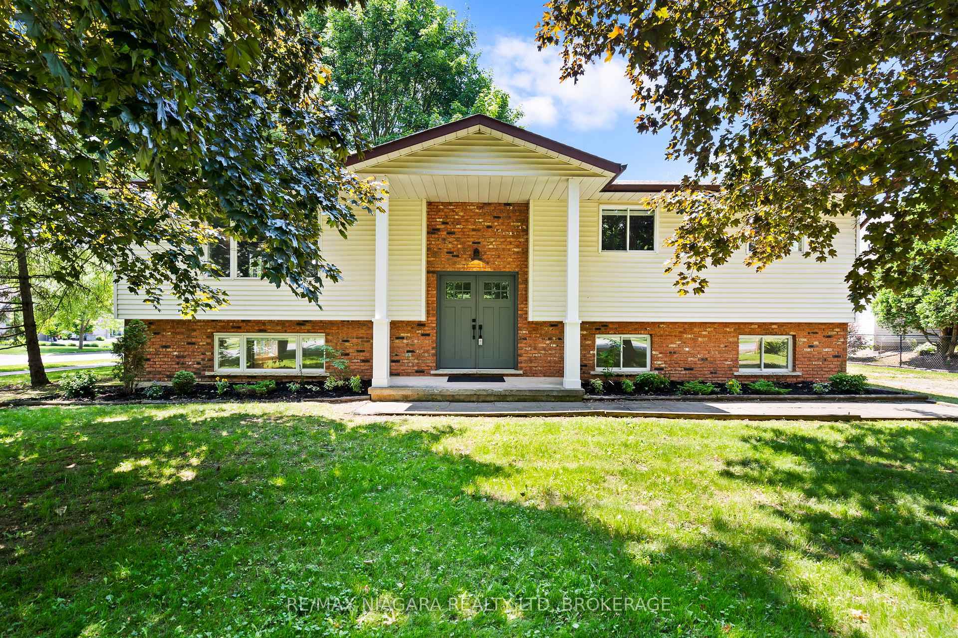 912 Church Street  Pelham ON L0S 1C0 photo