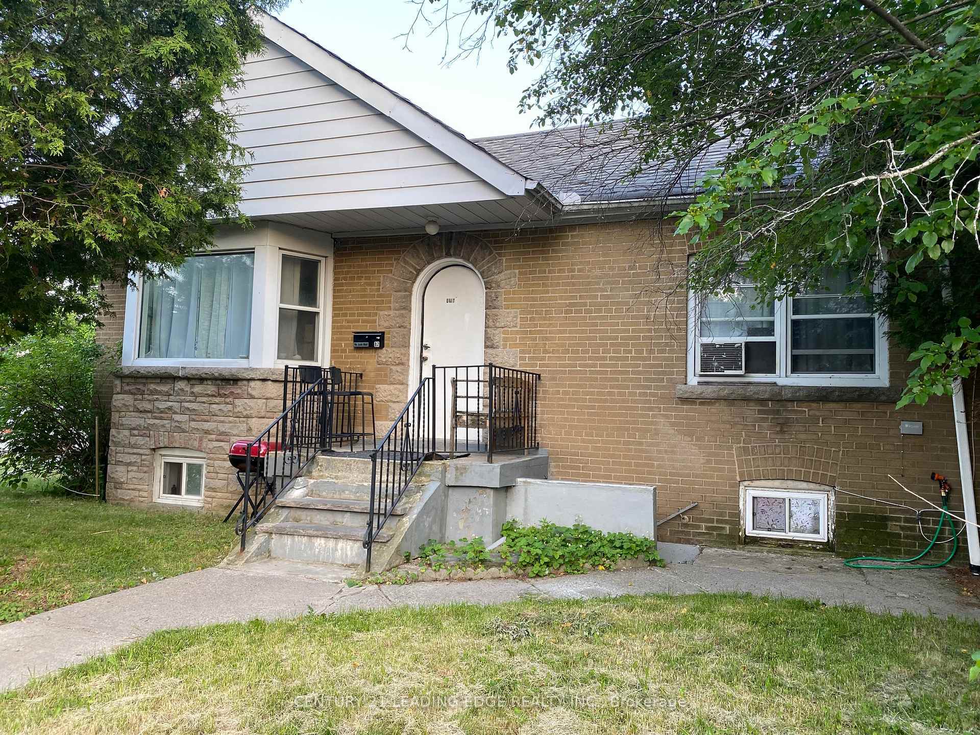 82 Meighen Avenue  Toronto ON M4B 2H5 photo