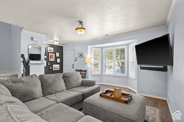 Property Photo: 176 S Geneva Dr UT 84049
