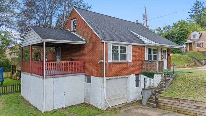 Property Photo: 301 Pennview Drive PA 15235