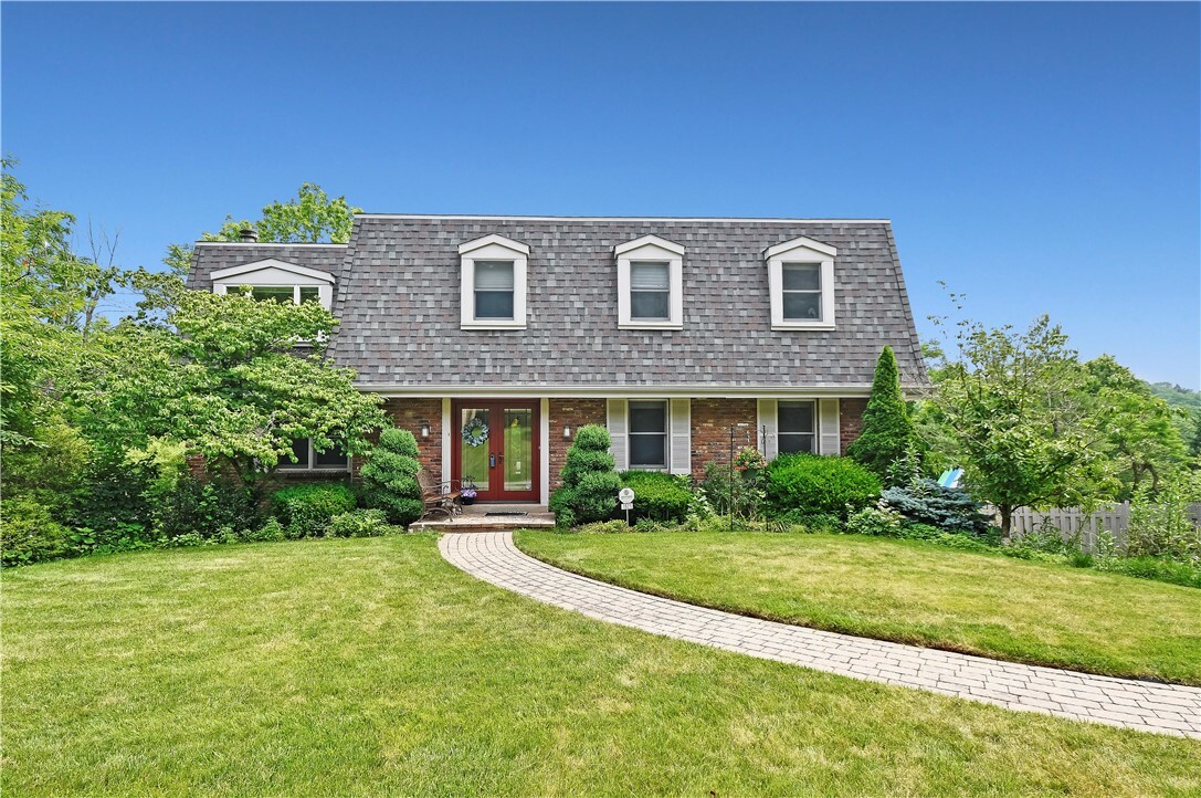 Property Photo: 1921 Garrick Dr PA 15235