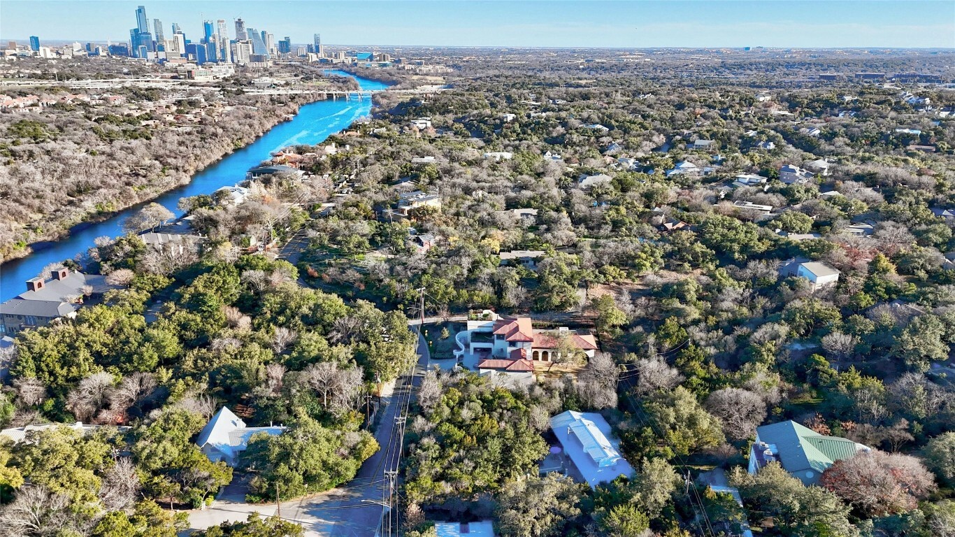 Property Photo: 2909 Stratford Drive TX 78746