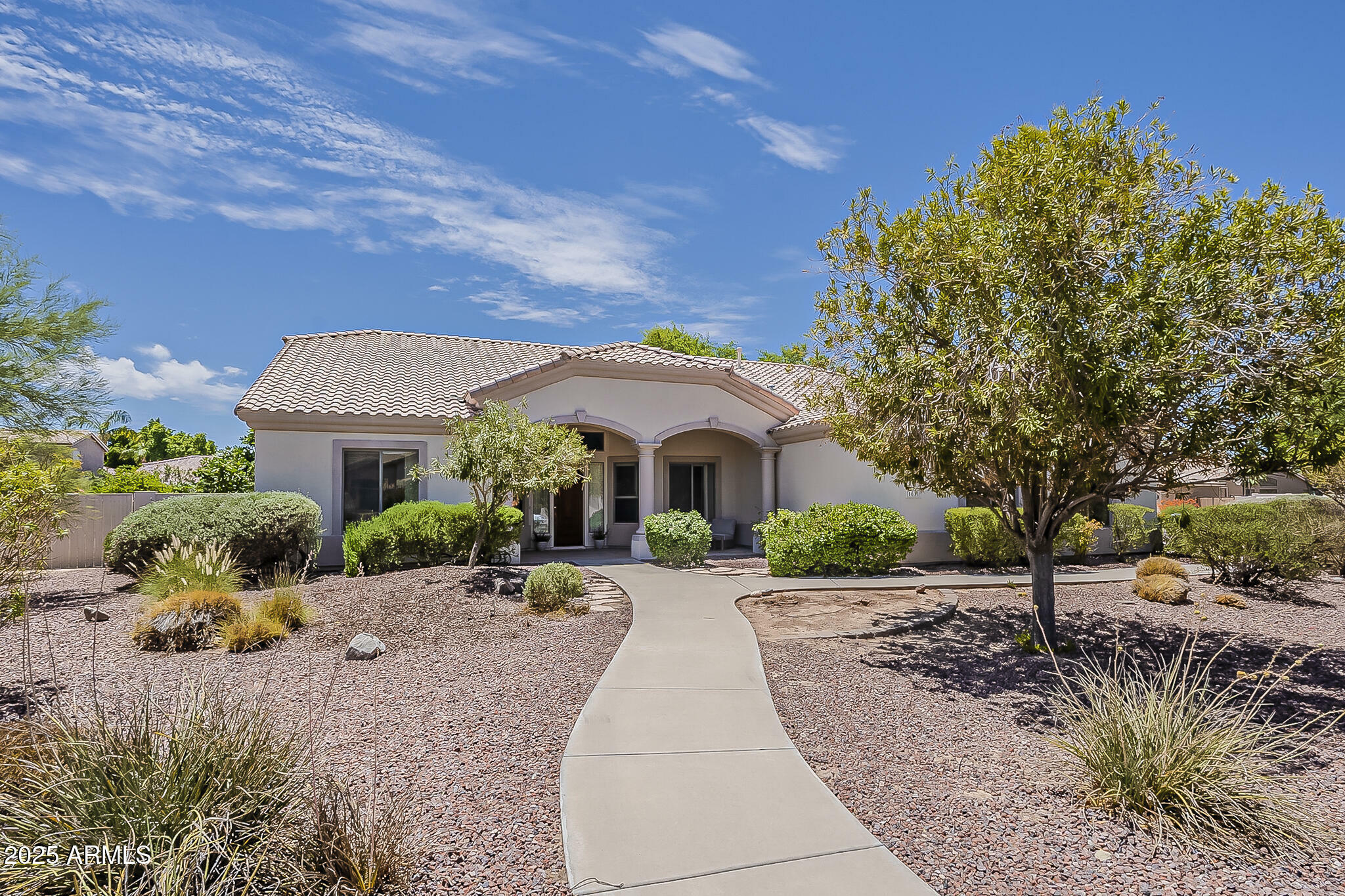 Property Photo: 1631 E Kael Street AZ 85203