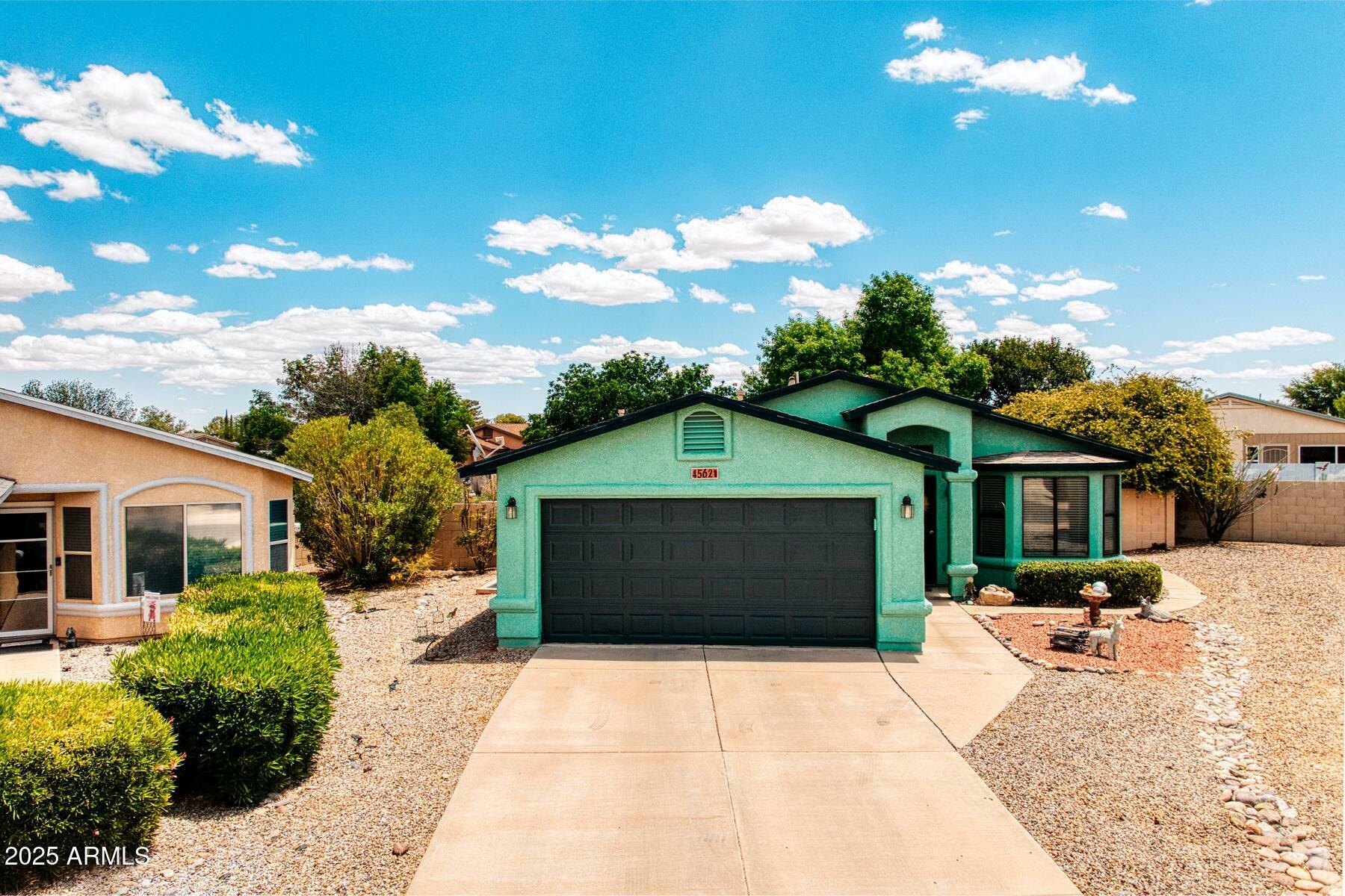 Property Photo: 4562 Territorial Loop AZ 85635
