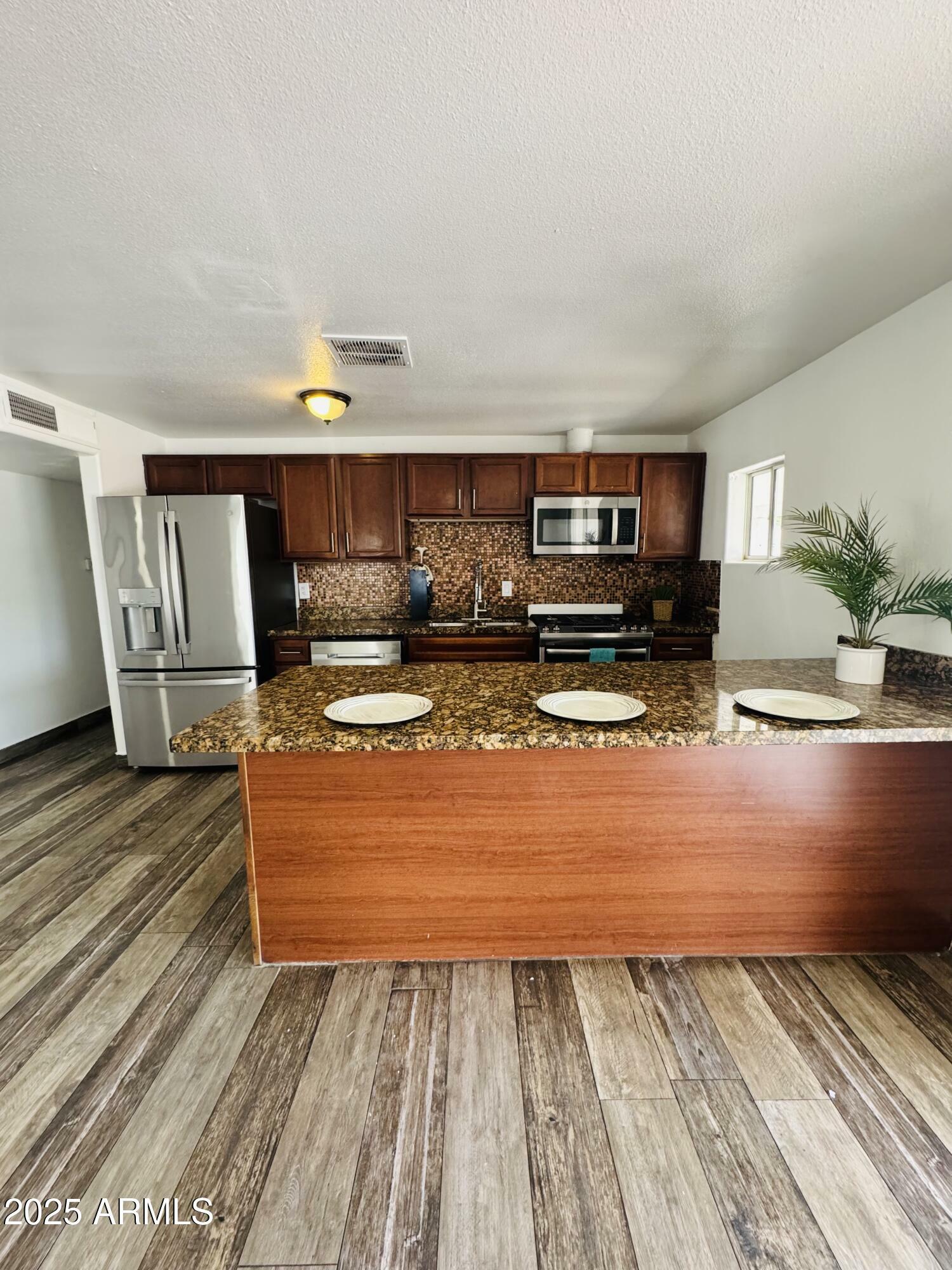 Property Photo: 7135 W Heatherbrae Drive AZ 85033