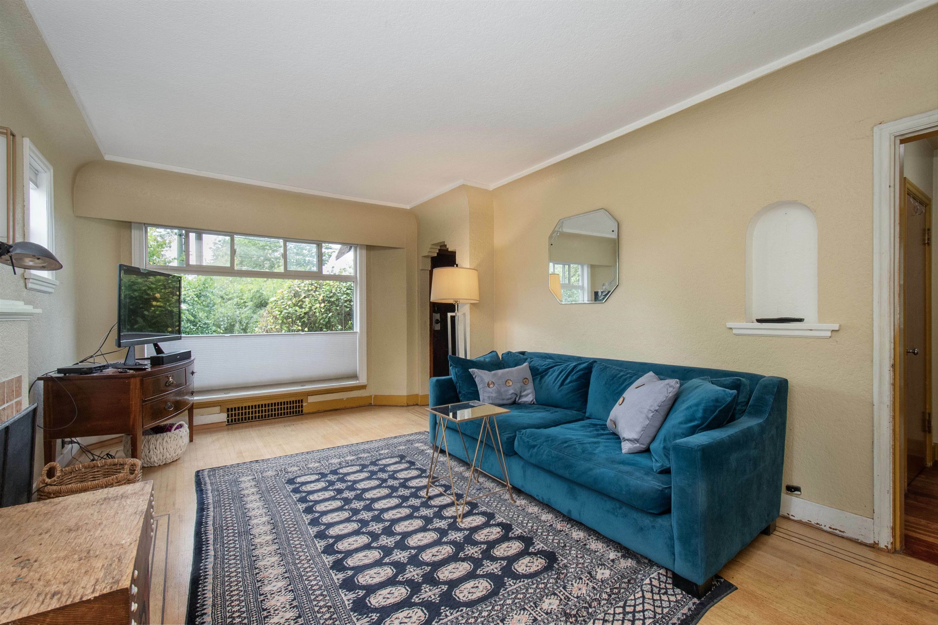 Property Photo: 2686 Nanaimo Street BC V5N 5E7