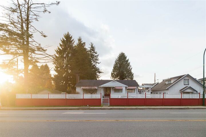 5675 Rupert Street — photo 1