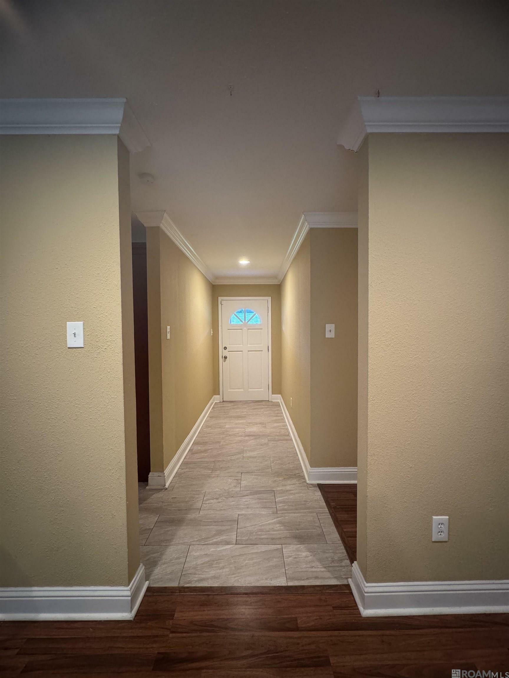 Property Photo: 12688 Castle Hill Dr LA 70814