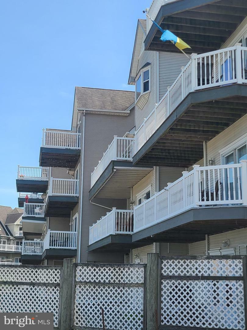 Property Photo:  215 Seneca Way B 215-B  MD 21078 
