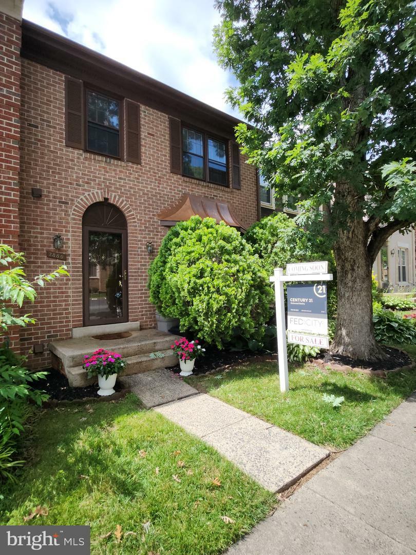 Property Photo: 2880 Kelly Square VA 22181
