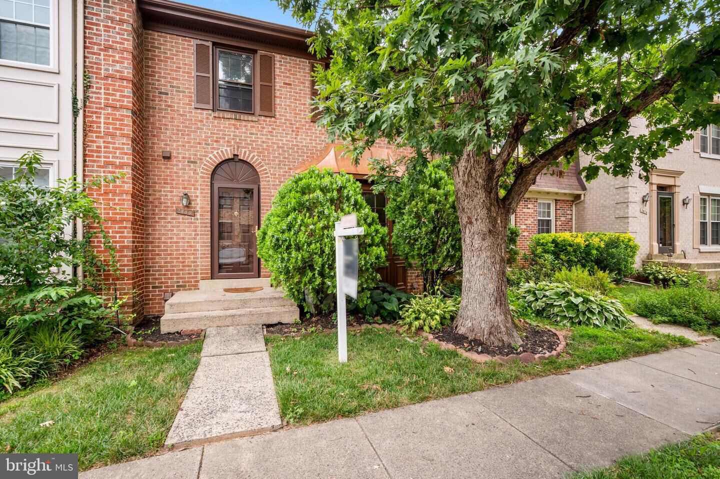 Property Photo: 2880 Kelly Square VA 22181