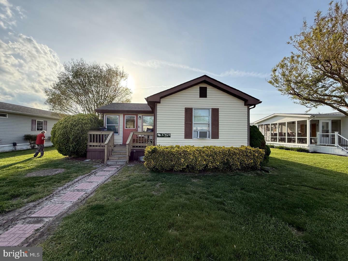 Property Photo: 37421 Shady Way 22719 DE 19975