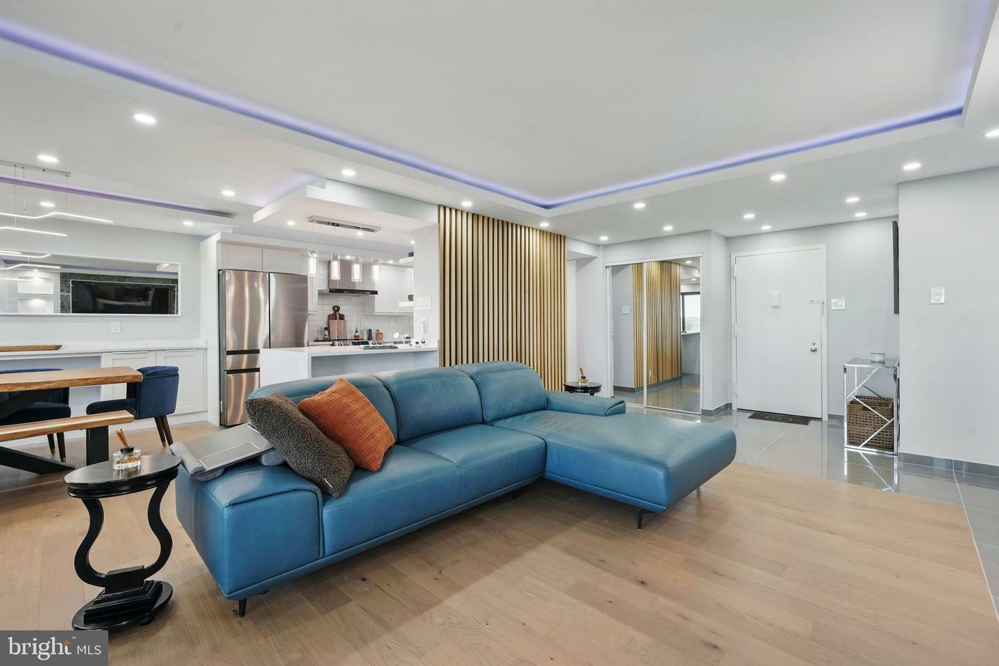 Property Photo: 309 Yoakum Parkway 1411 VA 22304