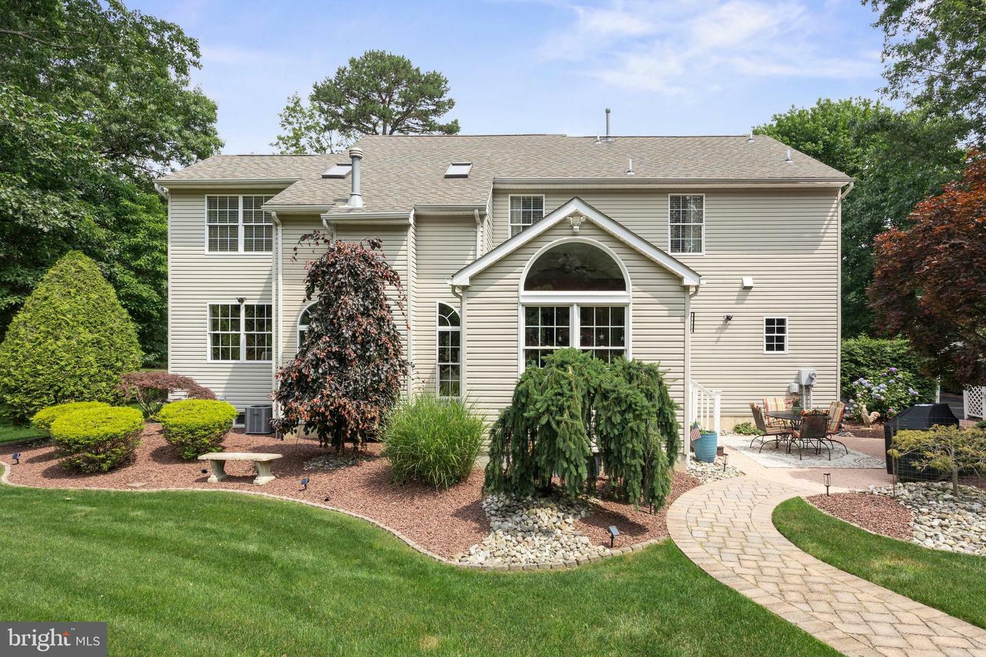 Property Photo:  7 Oak Leaf Drive  NJ 08533 