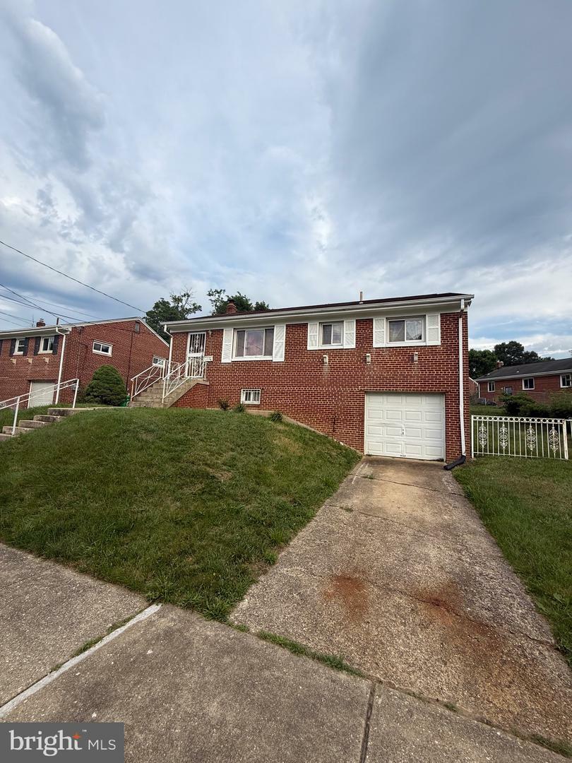 Property Photo: 2521 Saint Clair Drive MD 20748