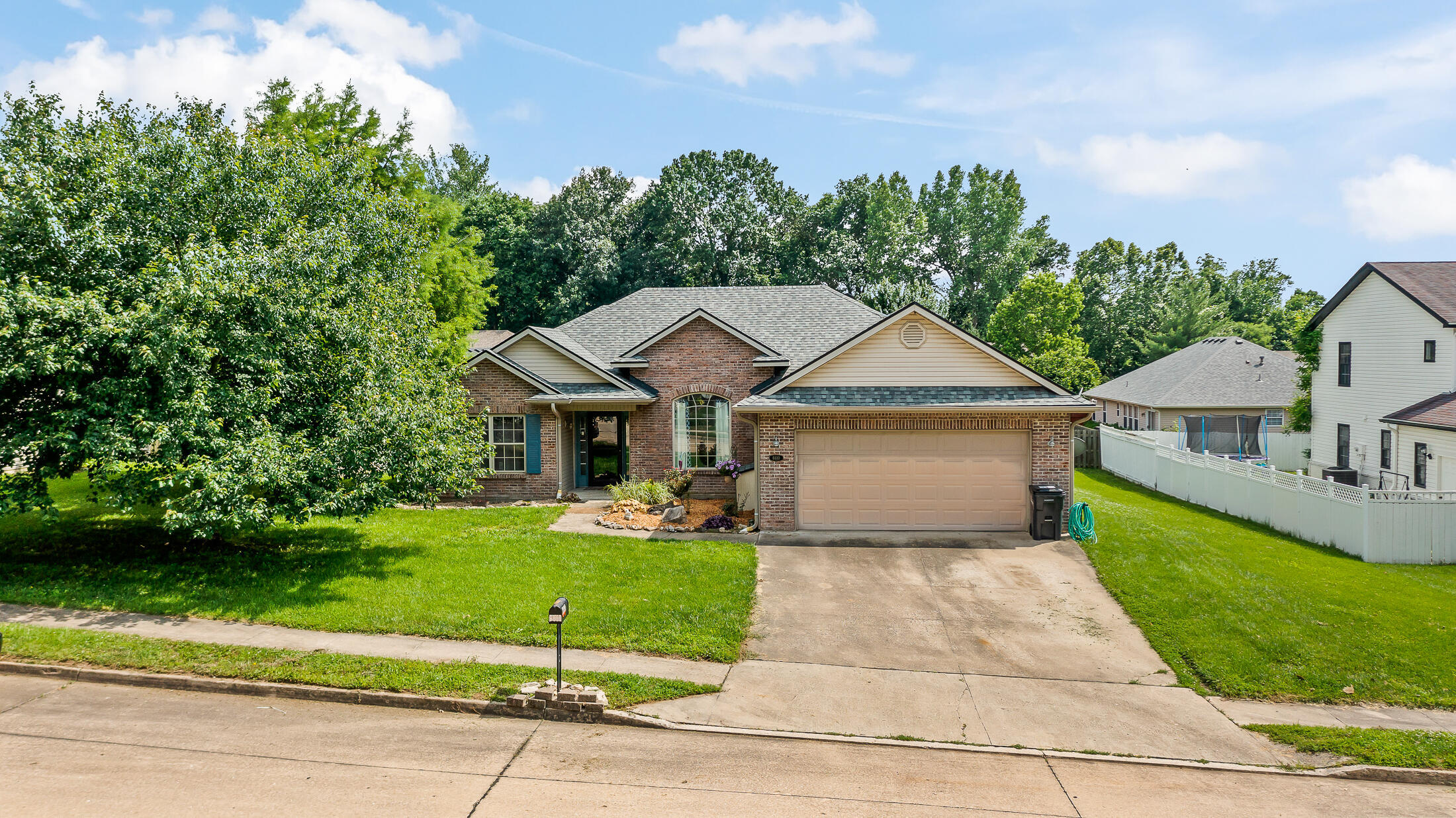 Property Photo: 6610 Chrissula Ln MO 65203