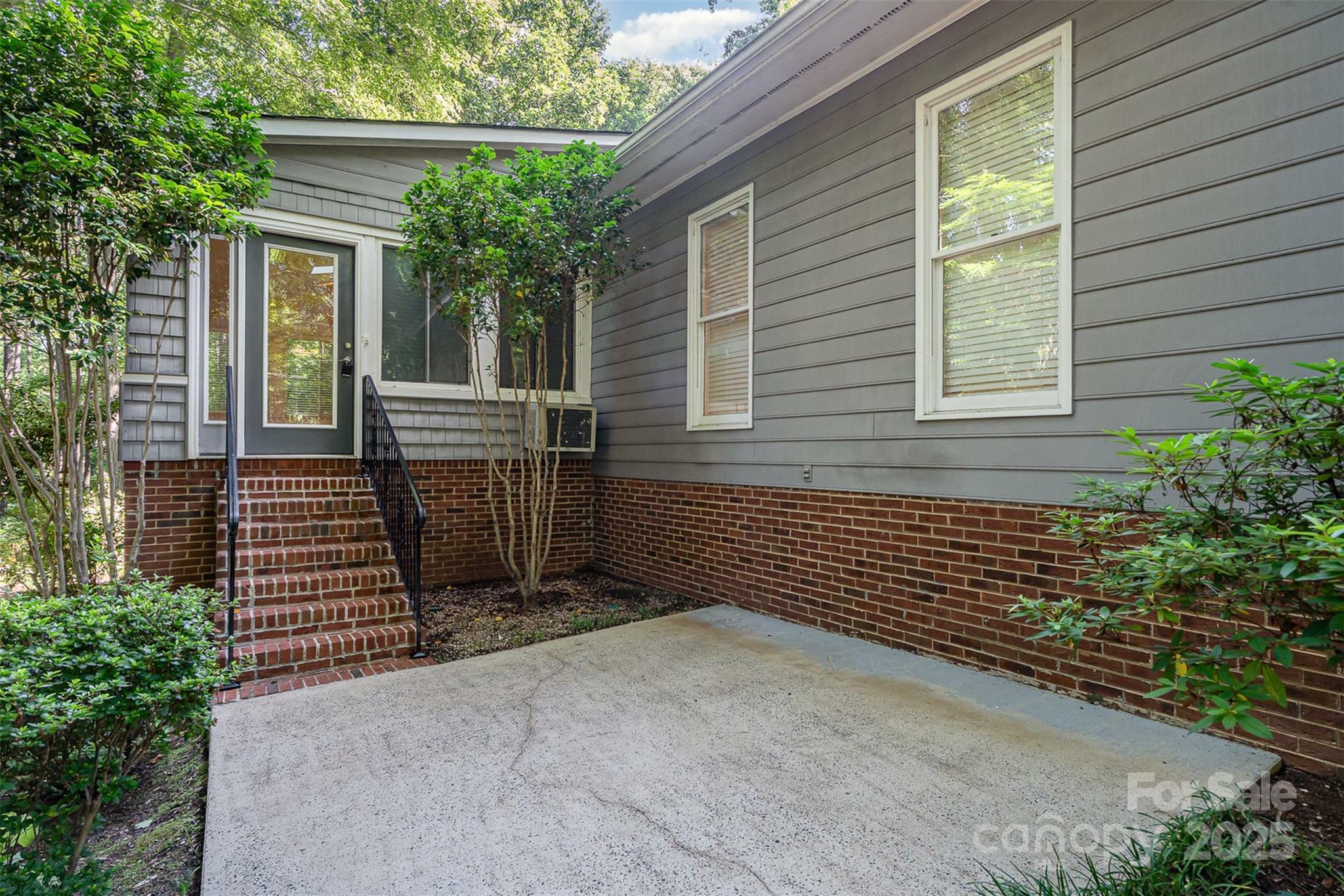 Property Photo:  140 Rustic Way Lane  NC 28117 