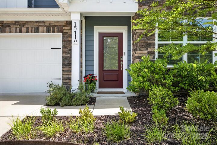 Property Photo:  15119 Oleander Drive  NC 28278 