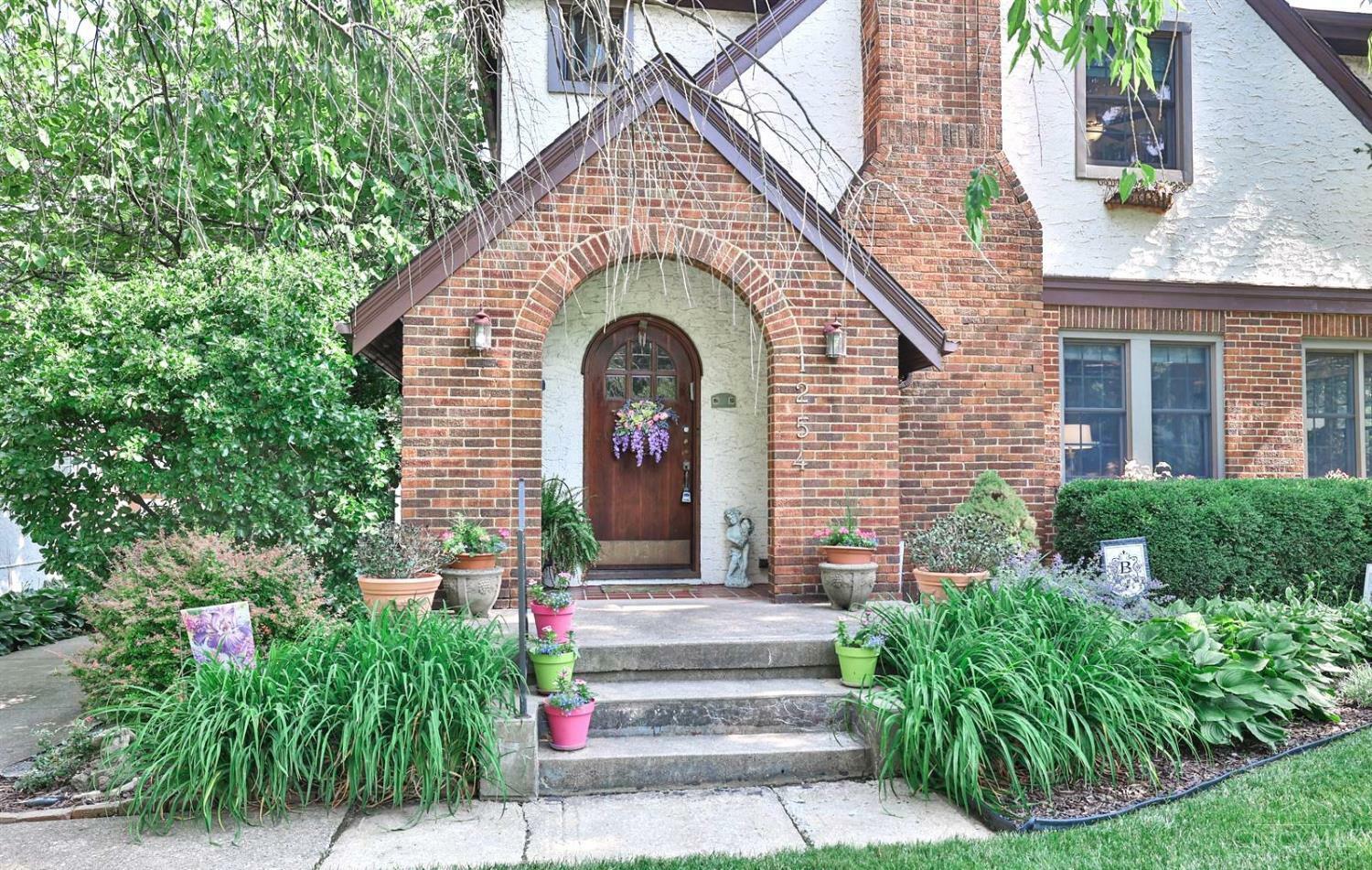 Property Photo:  1254 Avon Drive  OH 45229 