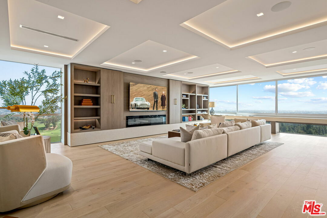 Property Photo: 2222 Avenue Of The Stars CA 90067