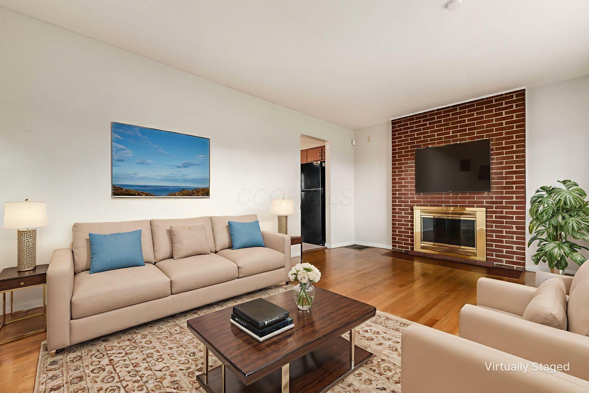 Property Photo: 1208 Carolwood Avenue OH 43227