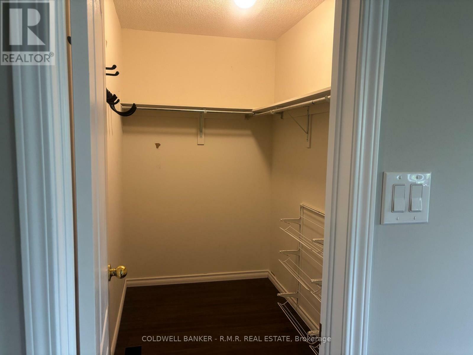 Photo de la propriété: 86 Cook Street ON K9V 0C7