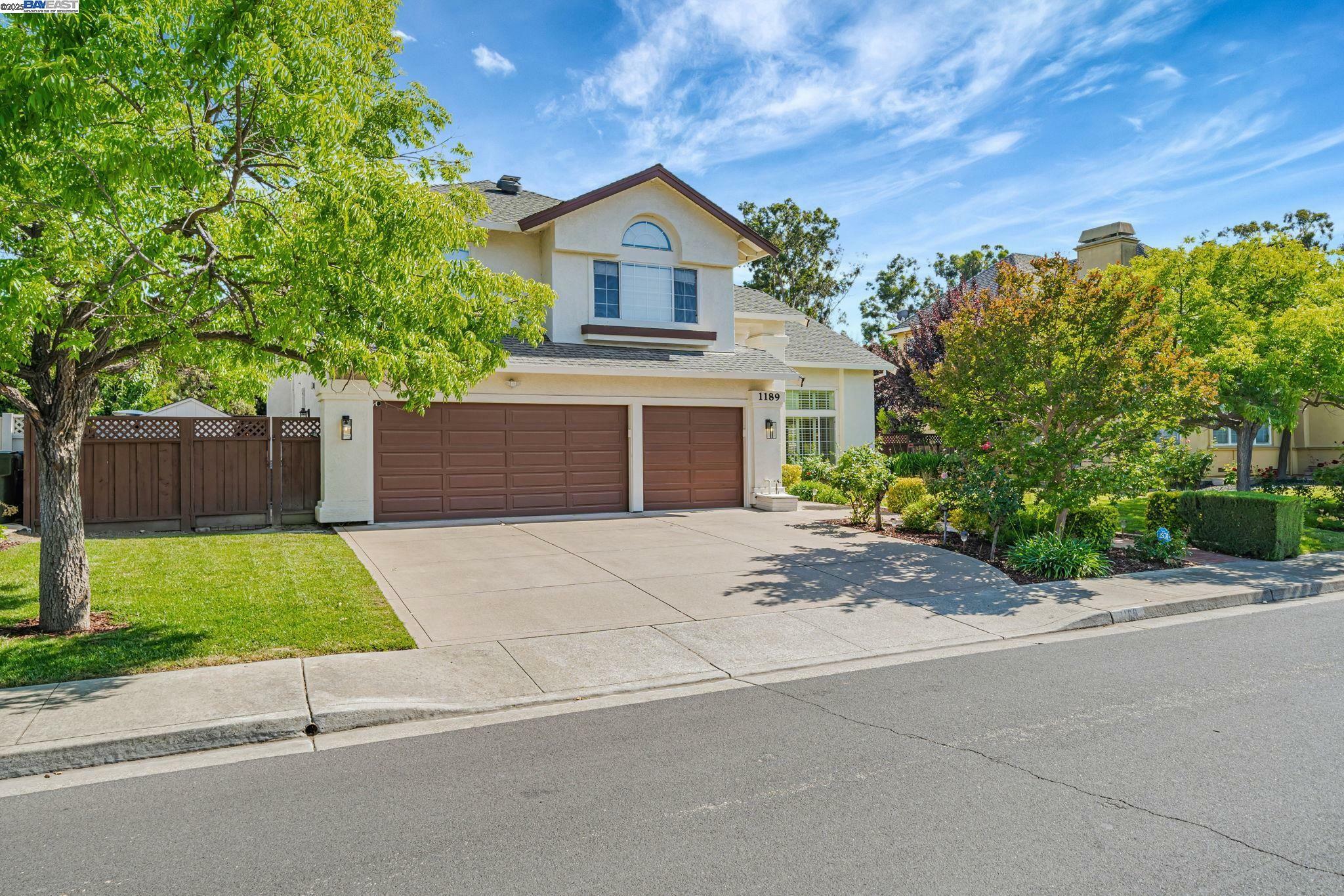 Property Photo: 1189 Riesling Cir CA 94550