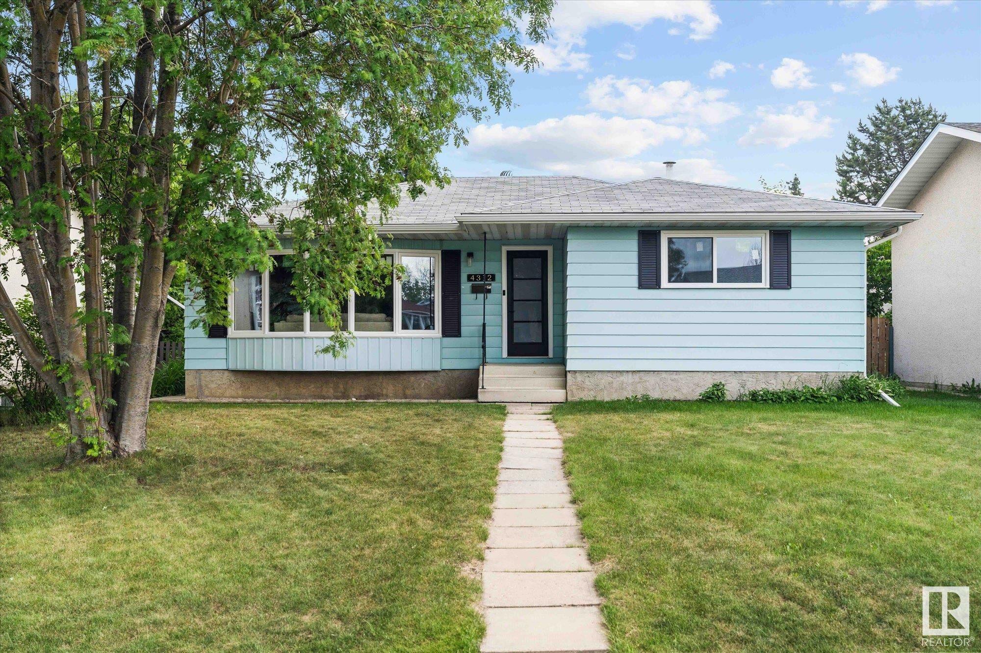 Property Photo: 4312 40 Avenue AB T7Z 1J7