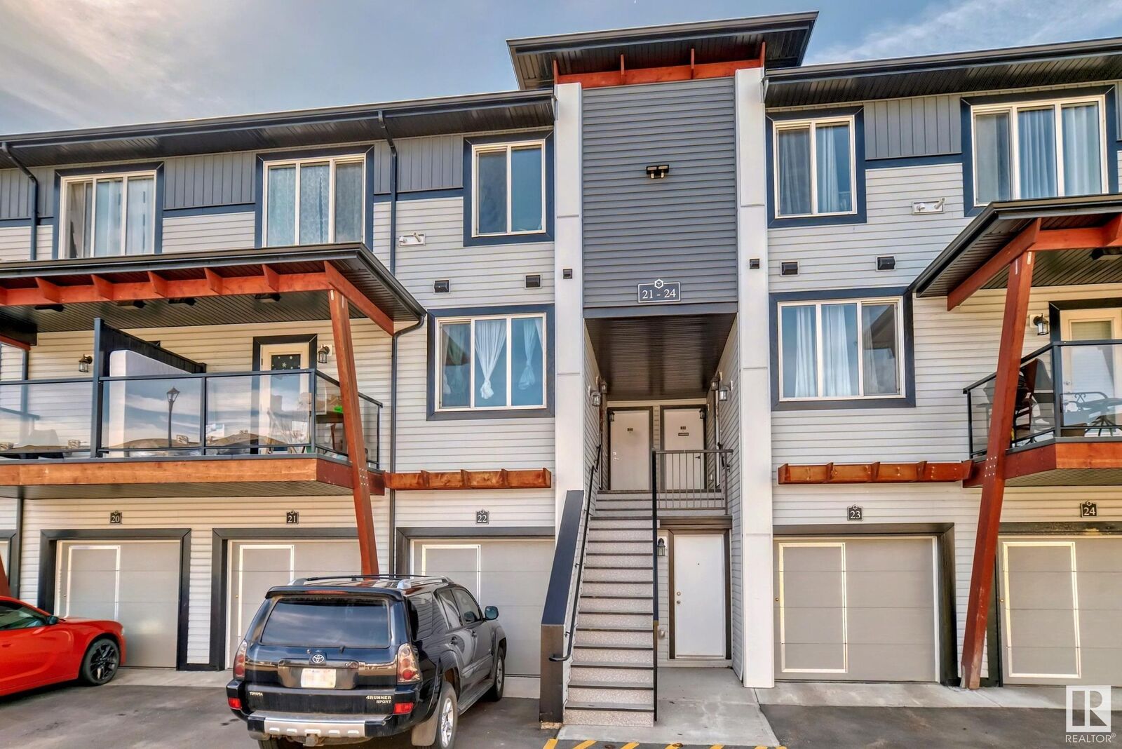 Property Photo: 446 Allard Boulevard SW 22 AB T6W 3S7
