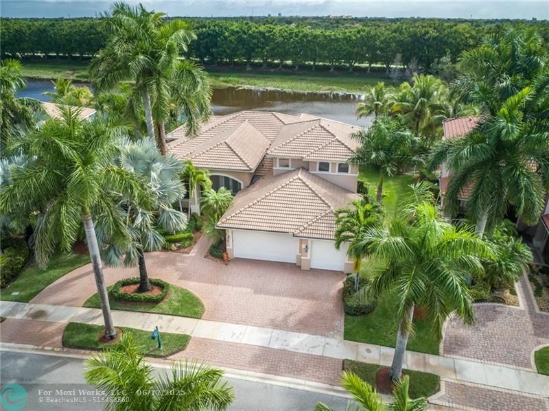 Property Photo: 1428 Victoria Isle Dr FL 33327