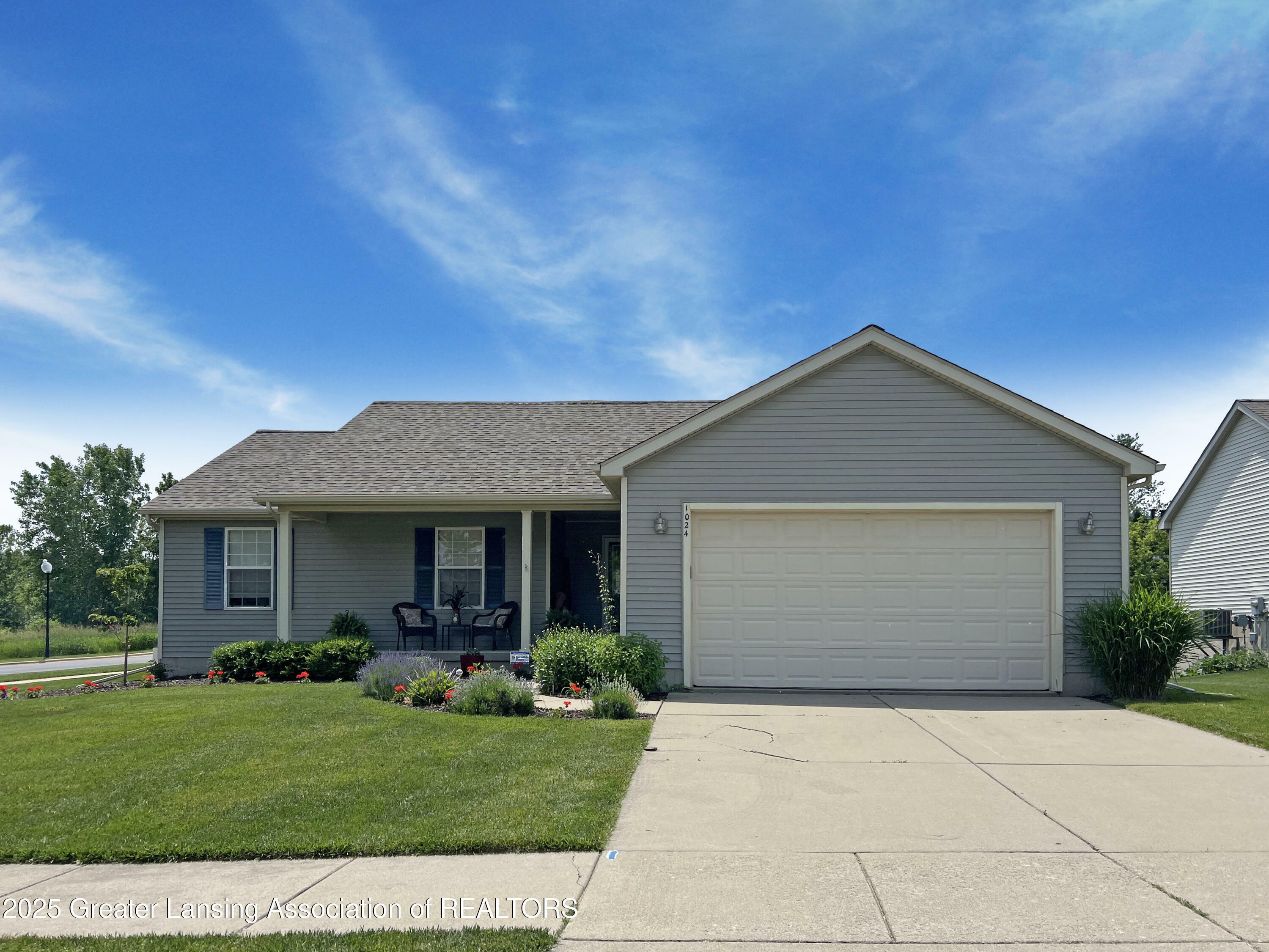 Property Photo:  1024 Franklin Farm Drive  MI 48854 