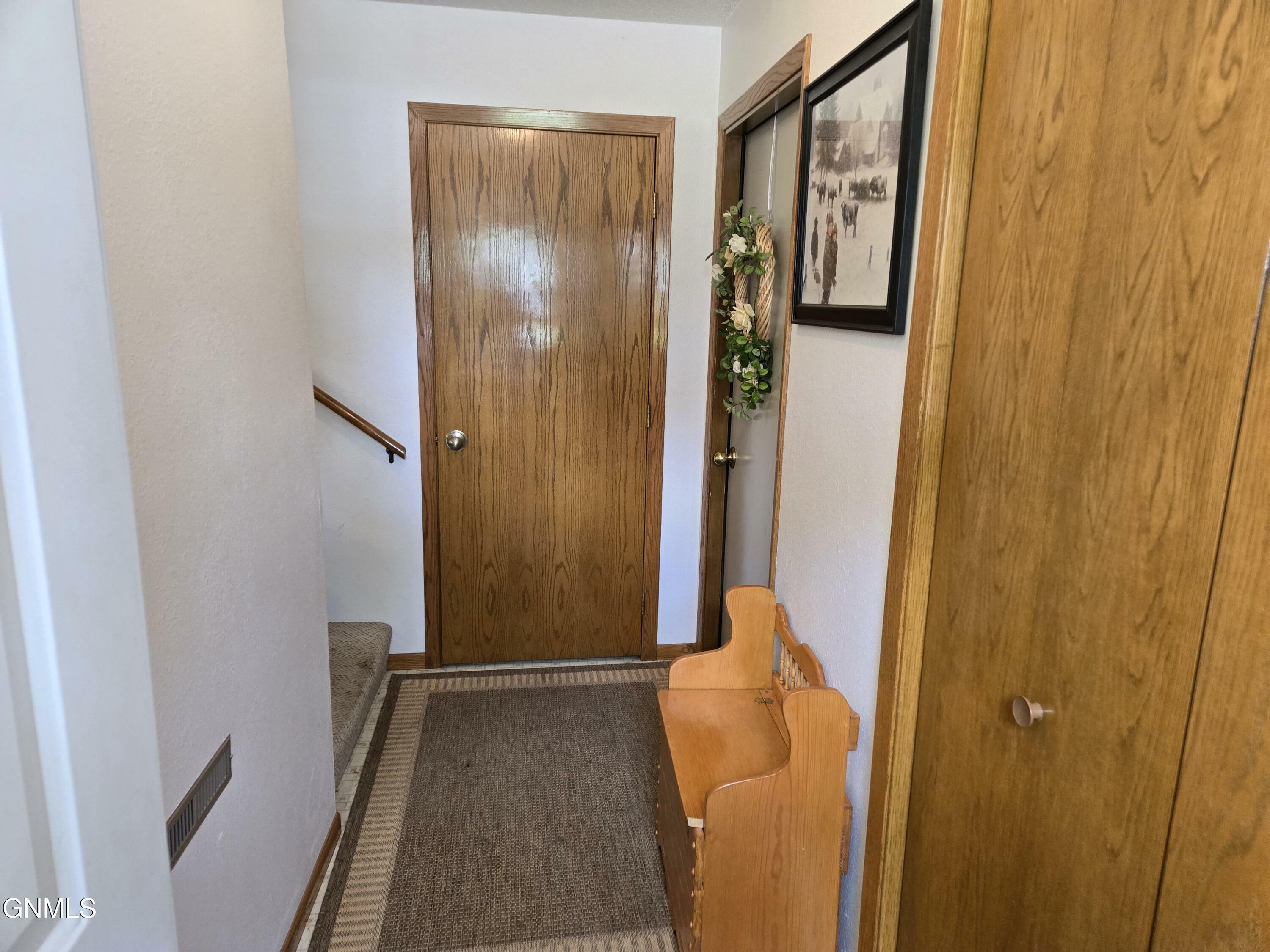 Property Photo: 103 N Ave E ND 58573