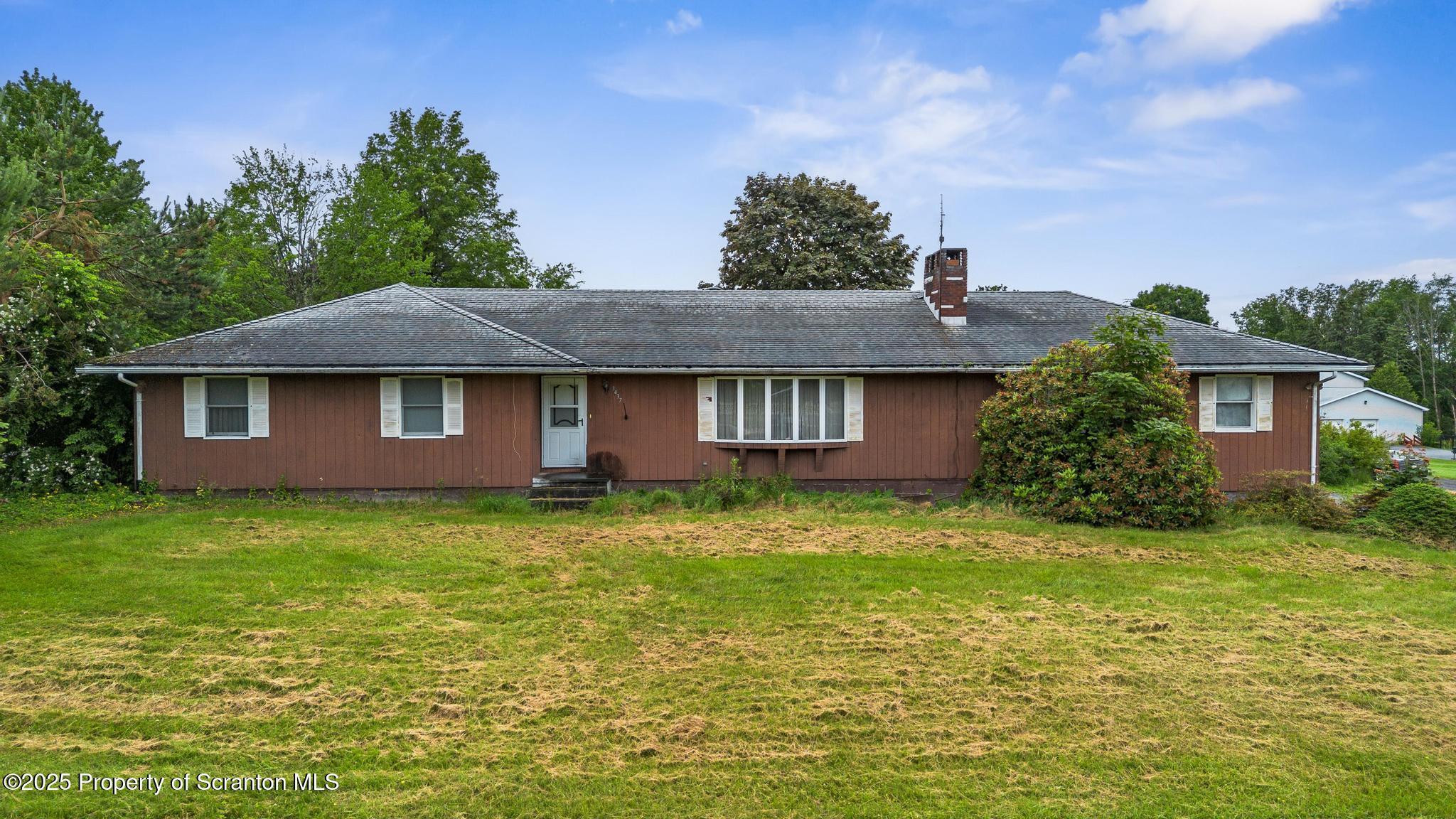 Property Photo:  5 Patti Ann Drive  PA 18433 