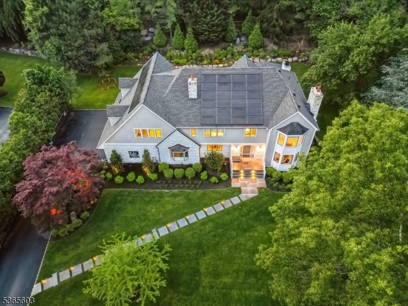 Property Photo: 8 Olde Greenhouse Ln NJ 07940