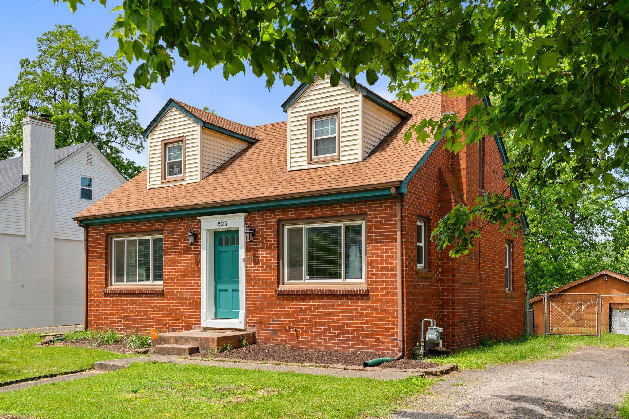 Property Photo:  825 Darley Drive  KY 40505 