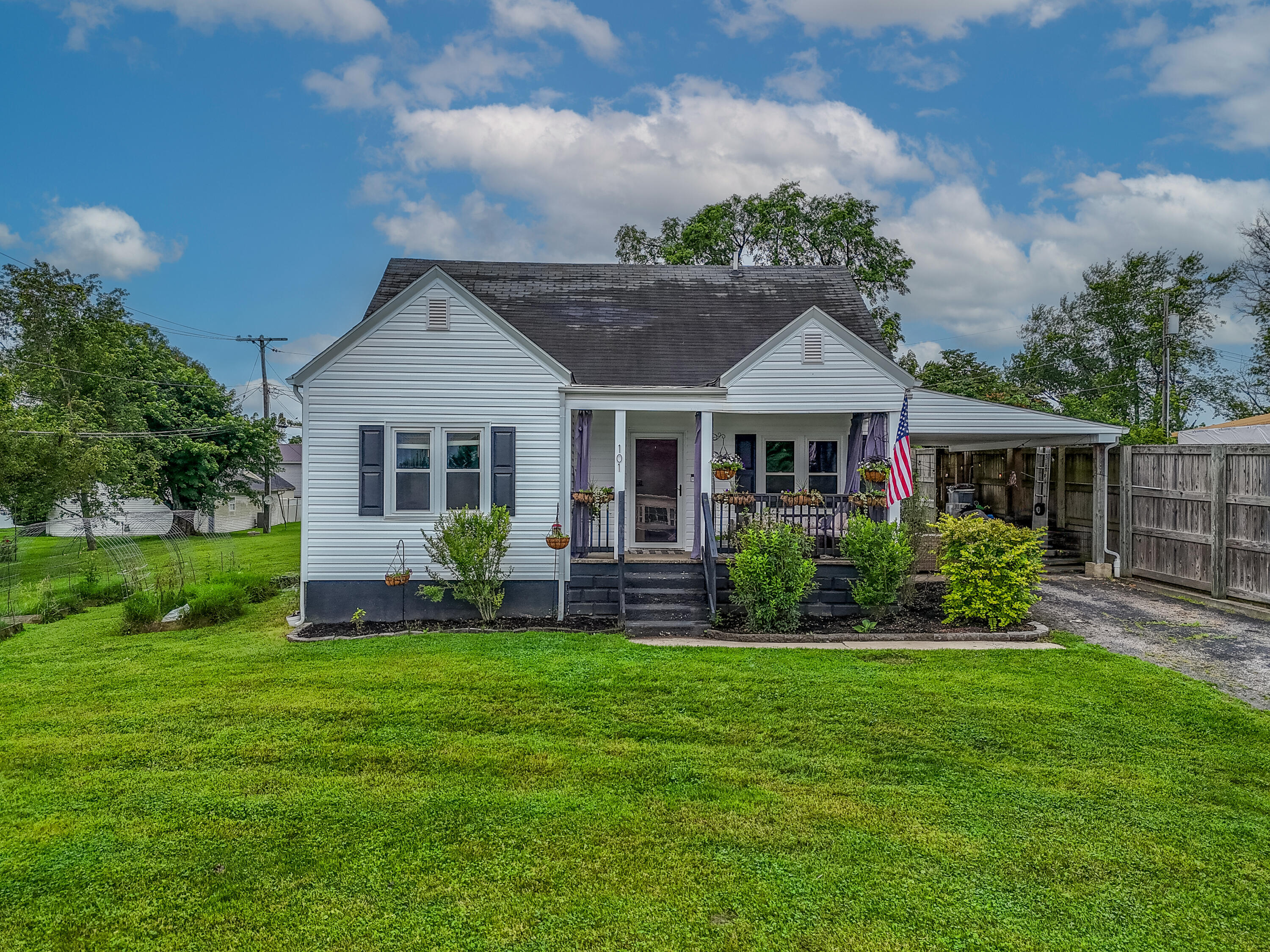 Property Photo: 101 North Parkwood Drive KY 41041
