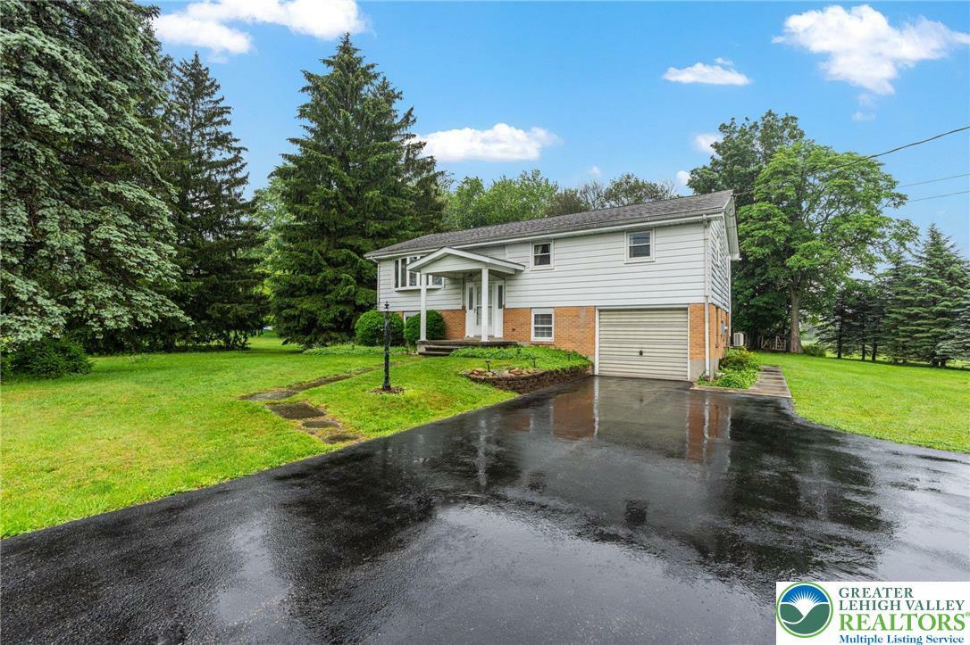 2560 Community Drive  Moore Twp PA 18014 photo