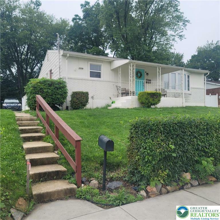 Property Photo: 942 S Front Street PA 18103